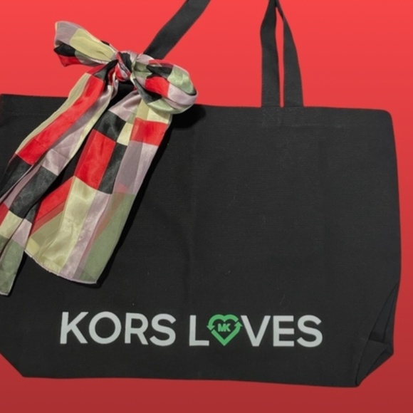 Michael Kors Large Black Canvas Tote - NWOT - Picture 1 of 5